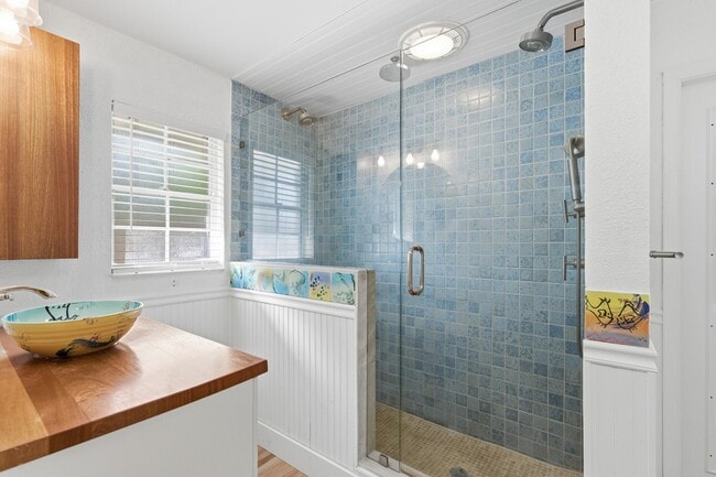 Building Photo - 2700 Yarmouth Dr