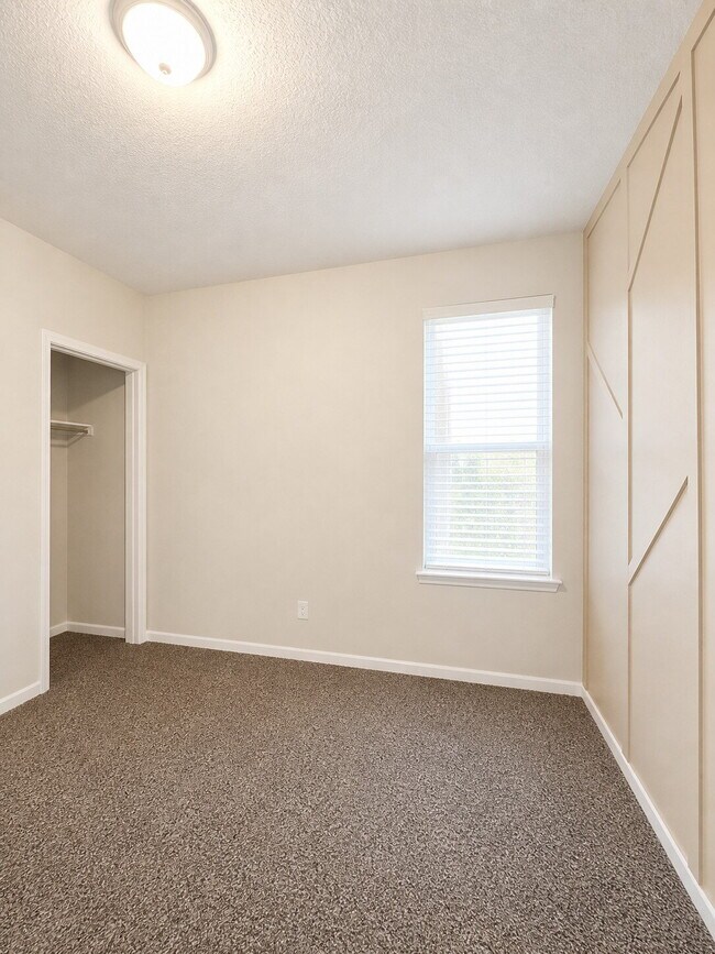 Building Photo - "Charming 3-Bedroom Retreat on Toledo Bend Drive – Spacious 1533 Sq Ft with 2 Full Baths in Colle...