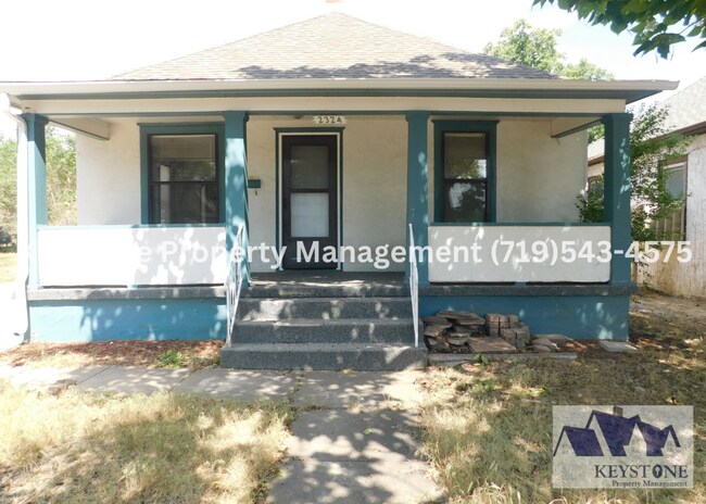 Primary Photo - $675 OFF - Move In Special! Spacious Freshly Painted Home - 2 Bedrooms/1 Bath/ 2 Car Garage- $135...