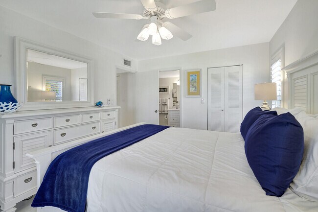 Building Photo - 7547 S Oriole Blvd