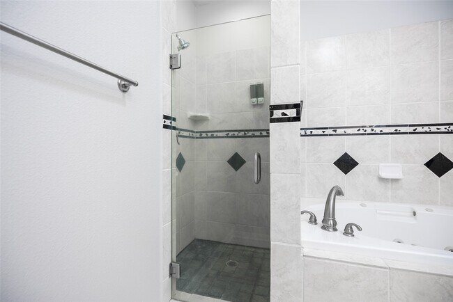 Building Photo - 13165 Snow Ln