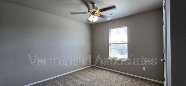 Building Photo - 5007 SW Fieldstone Blvd