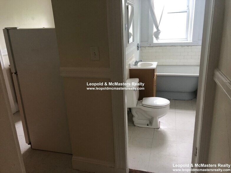 Building Photo - 8 Egremont Rd