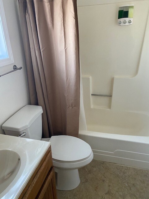 bath with tub/shower - 19476 Top Rd