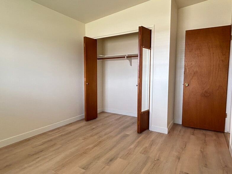 Building Photo - 2219 N 73rd Pl