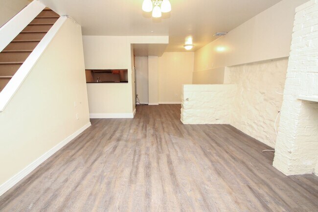 Building Photo - 515 S 12th Street