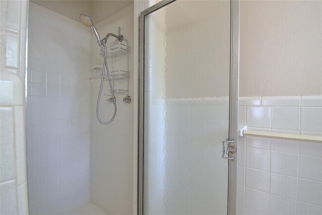 Building Photo - 11907 Oak Trail