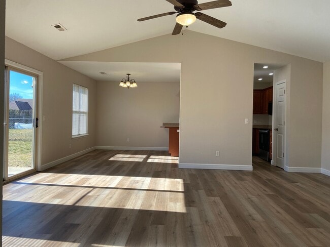 Building Photo - Single-Family Home in Evergreen Ridge, Hollister