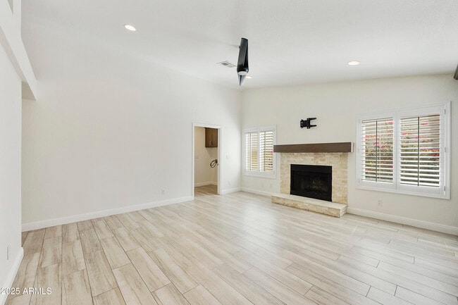 Building Photo - 9230 N 104th Pl