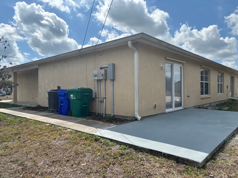 Building Photo - 492 Del Monte Rd