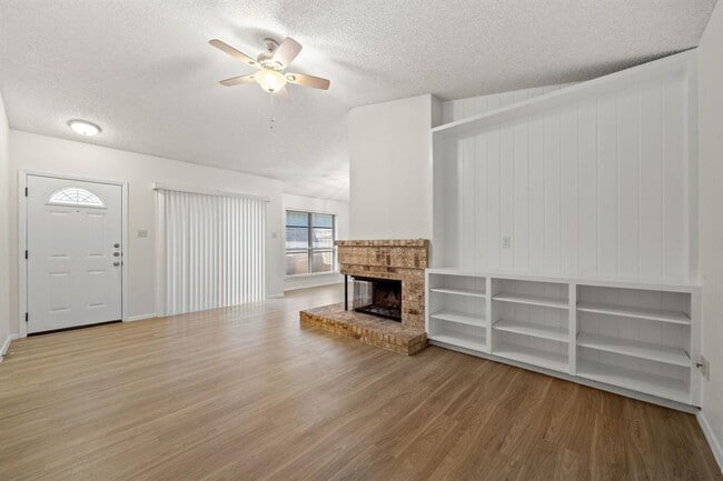 Building Photo - 11604 Norwegian Wood Dr