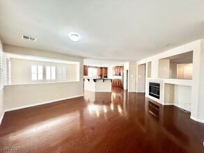 Building Photo - 18 Blue Valley Dr