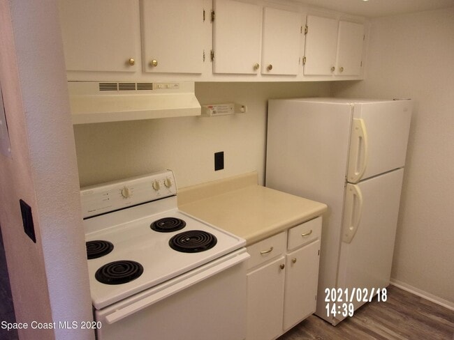 Building Photo - 2170 Knox McRae Dr