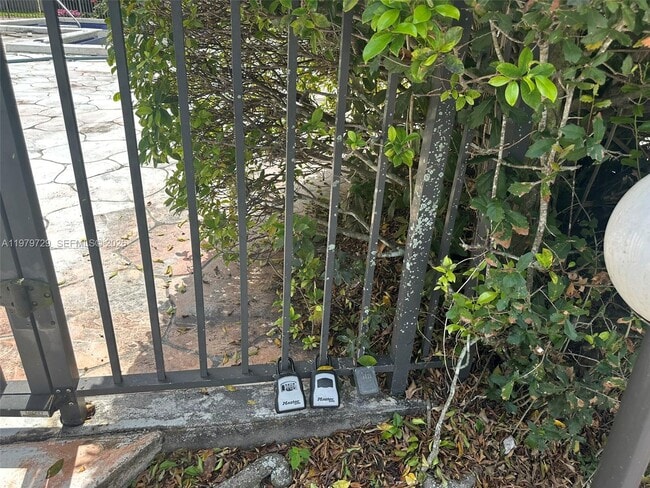 Building Photo - 200 Lakeview Dr