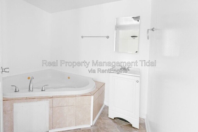 Building Photo - 1035 23rd St