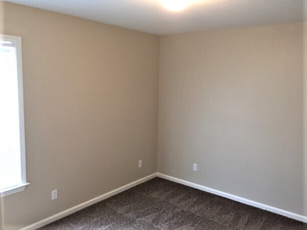 Building Photo - 14 Bushwood Dr