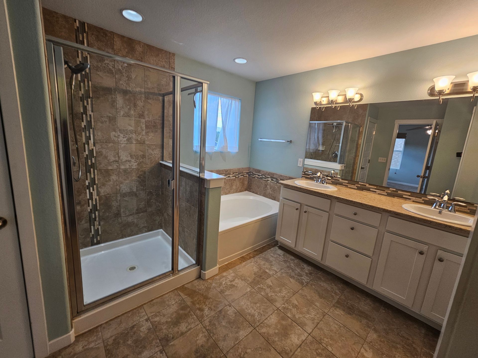 Building Photo - 1350 Alveston St