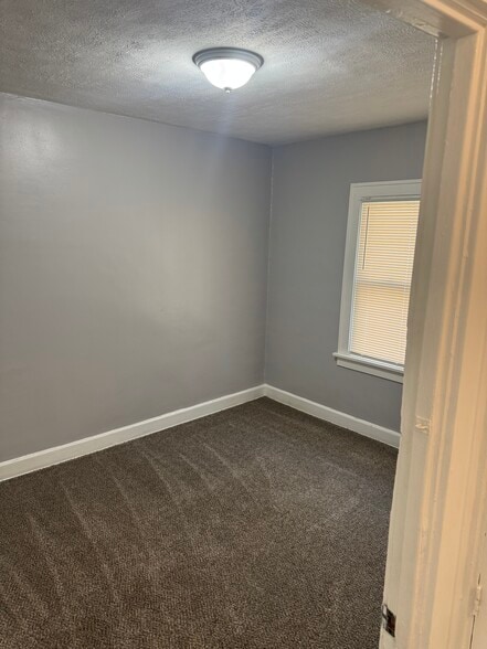 Bedroom # 1 - 13805 Othello Ave