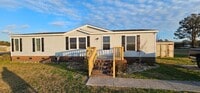 Building Photo - Spacious 3-bedroom, 2-bathroom mobile home. Showings Coming Soon!