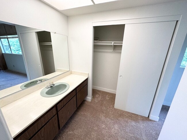 Building Photo - Beautiful single-family home in Brea.