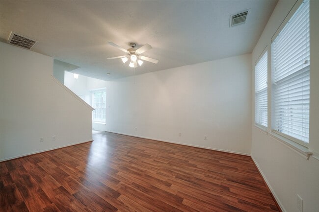 Building Photo - 146 Silver Penny Dr