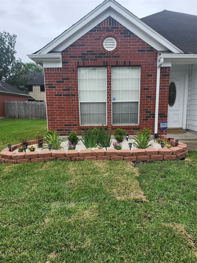 Building Photo - 8974 N Deer Meadow Dr