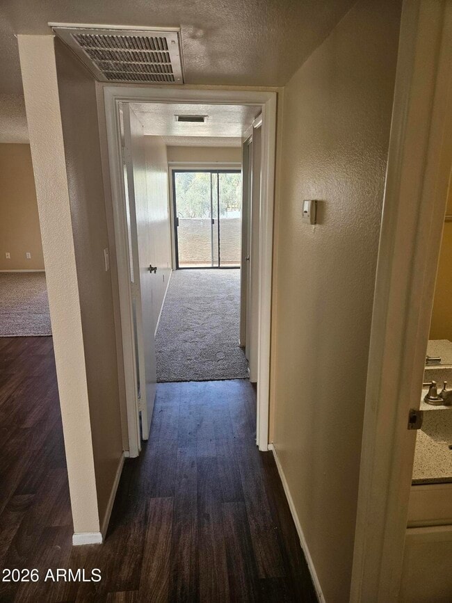 Building Photo - 885 N Granite Reef Rd