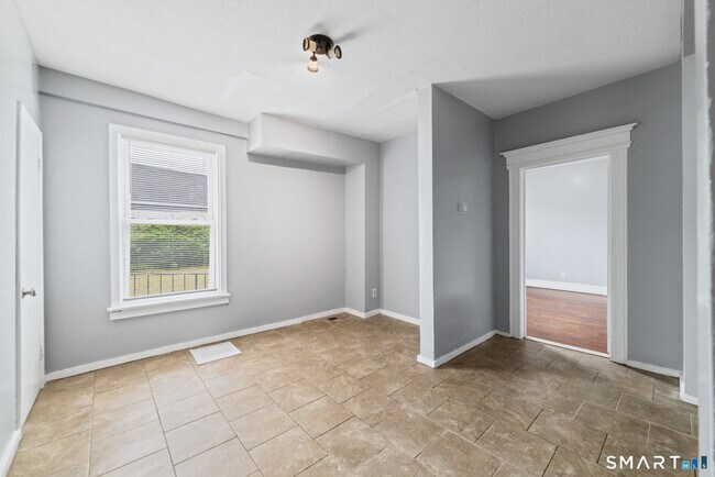 Building Photo - 705 Dixwell Ave