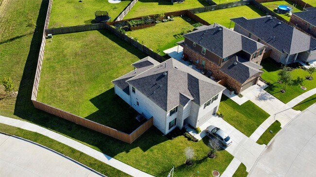 Building Photo - 21103 Sherrell Bay Dr