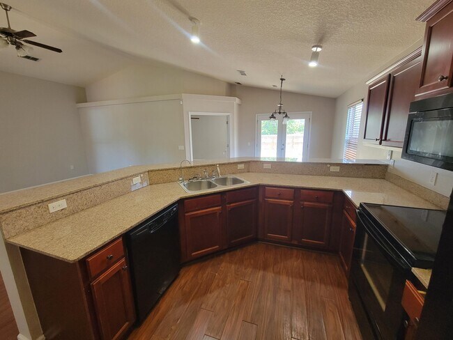 Building Photo - 1930 Catline Cir