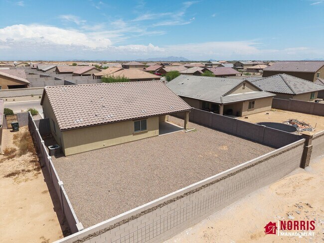 Building Photo - Very Nice Home in a Great Location