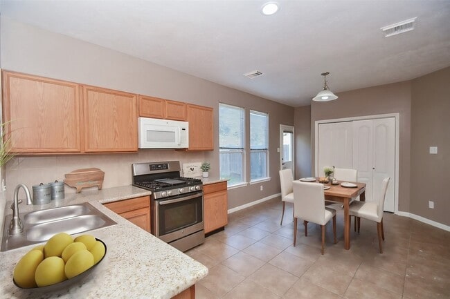 Building Photo - 16414 Pademelon Dr