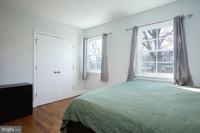 Building Photo - 421 Longfellow St NW