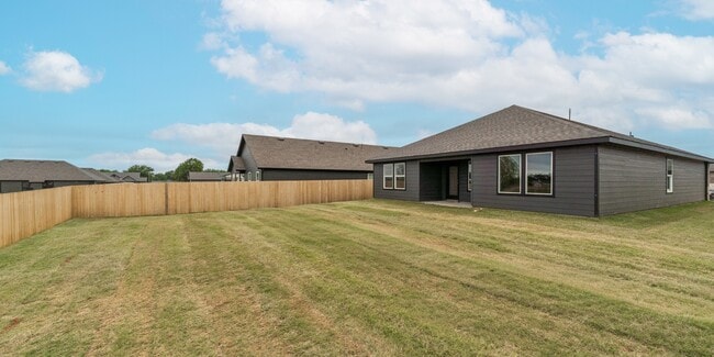 Building Photo - 8517 E Fort Worth St