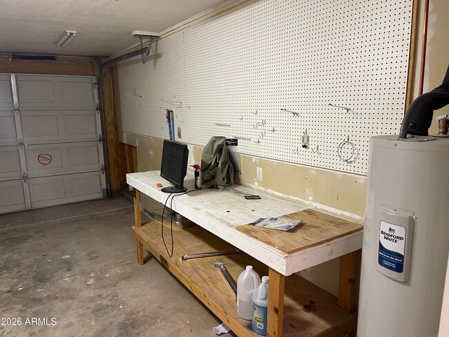 Building Photo - 3511 E Greenway Ln