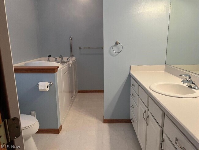 Building Photo - 6456 S Rim Cir