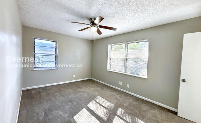 Building Photo - 2709 27th Ave N