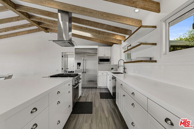 Building Photo - 6249 Tapia Dr