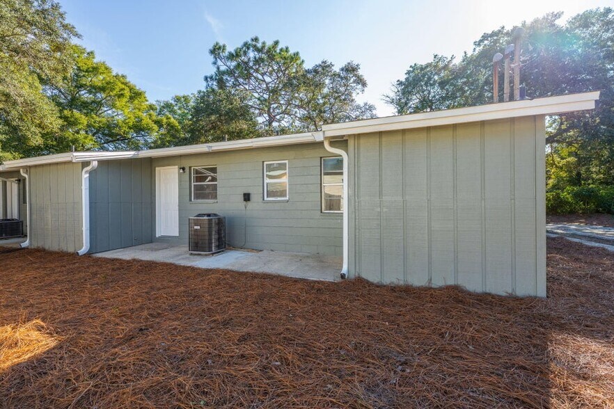 Building Photo - 1013 Holton Ave