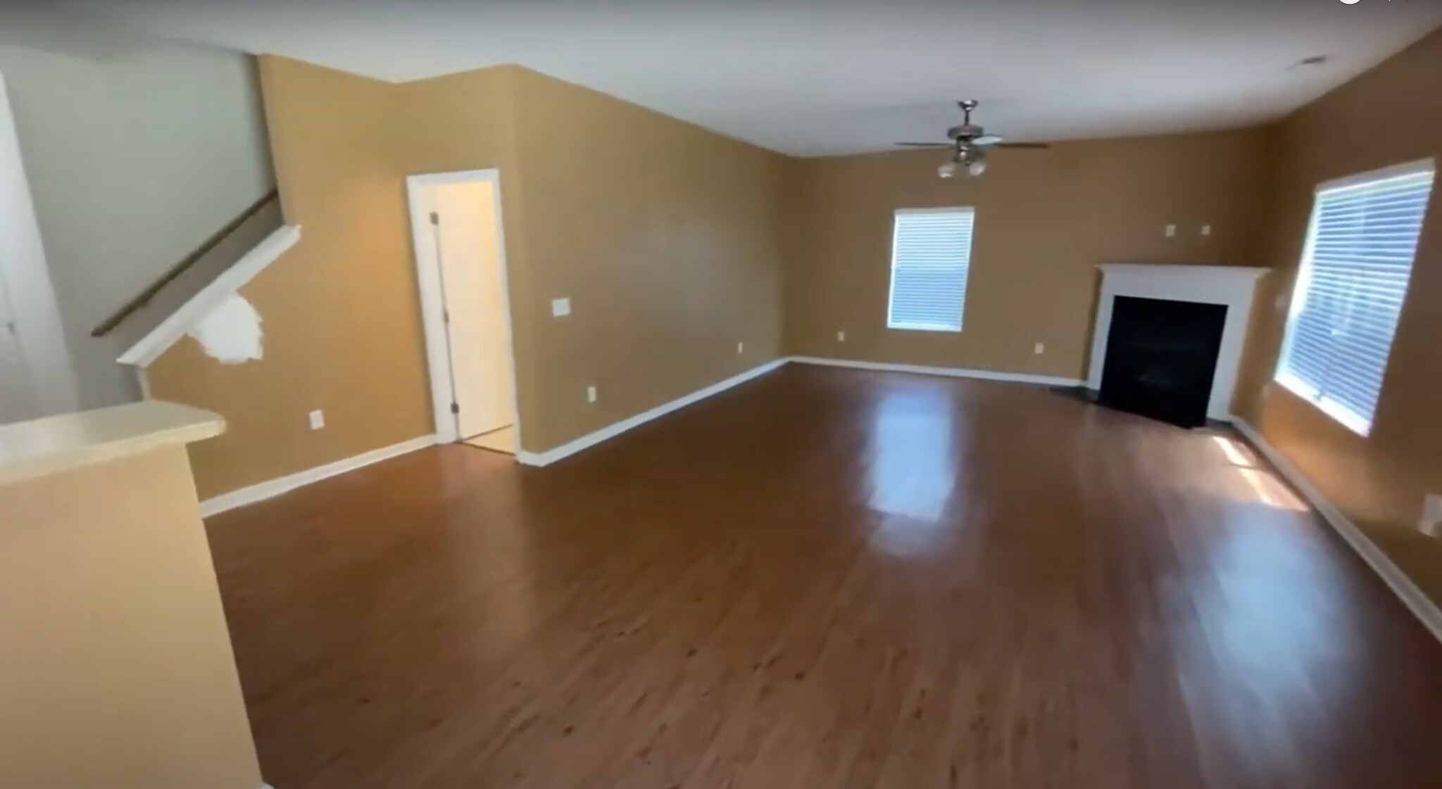 Building Photo - Room in Single Family Home on Genlee Dr