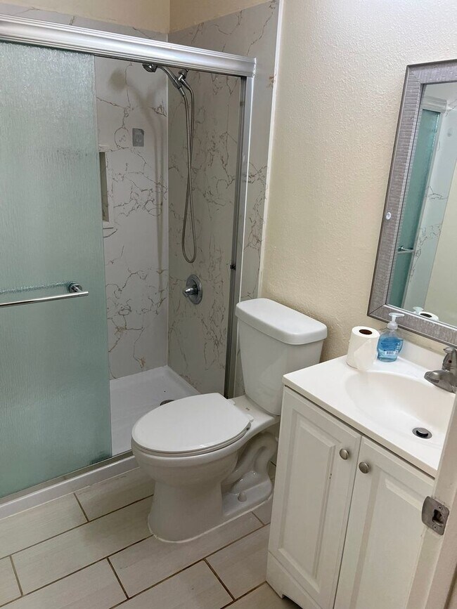 Building Photo - DESIREABLE UNION CITY NEIGHBORHOOD BEAUTIF...
