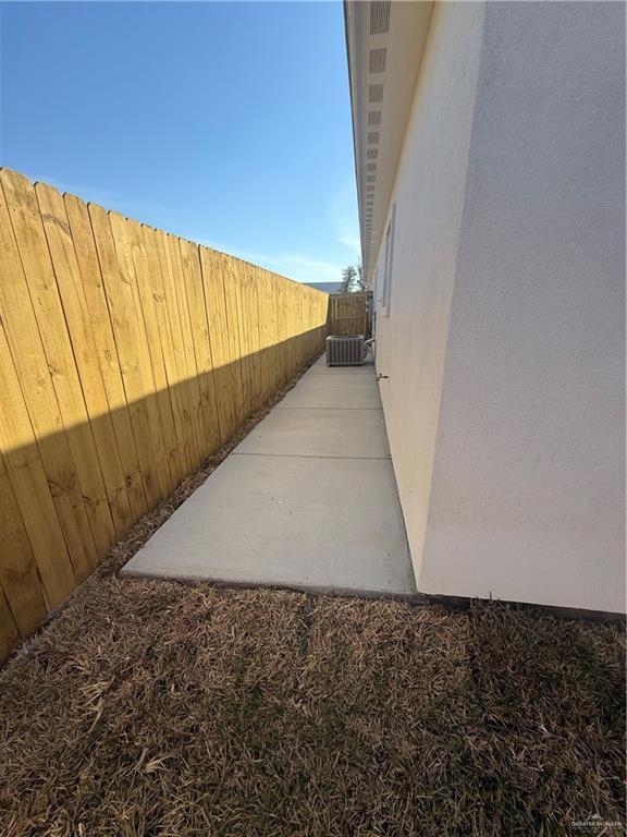 Building Photo - 12 Ozark Ave