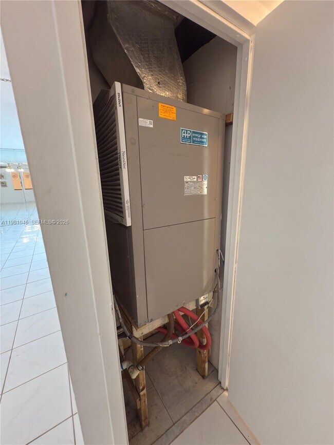 Building Photo - 3675 N Country Club Dr