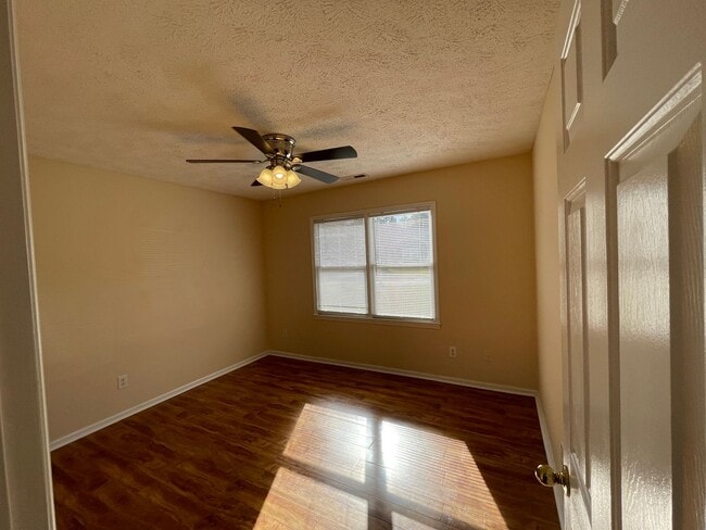 Building Photo - 3 bedroom, 2 bathroom home in Beau Rivage Plantation!