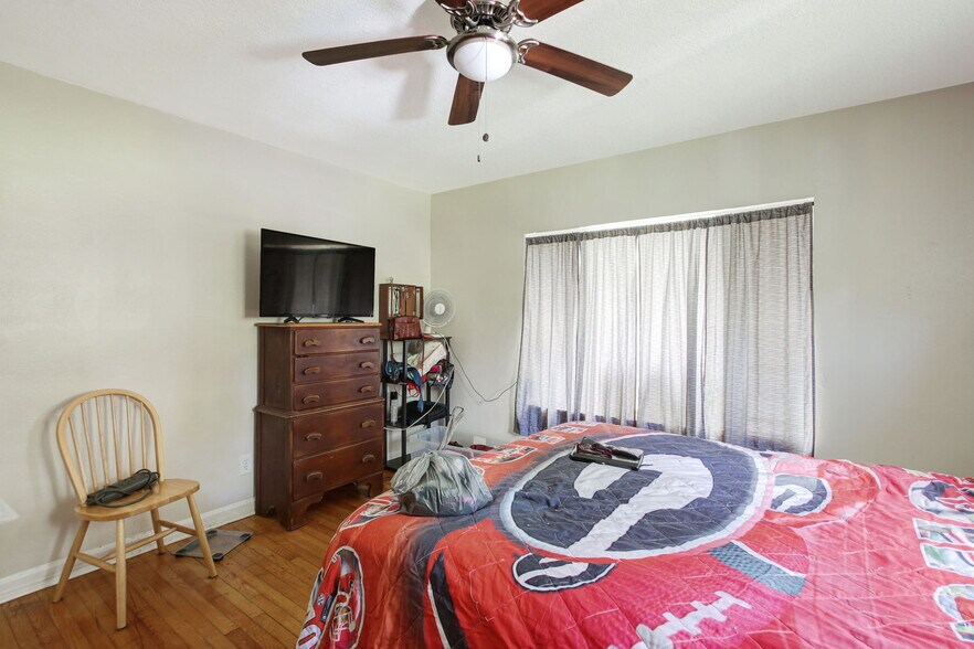 Building Photo - 2353 Spring Park Rd