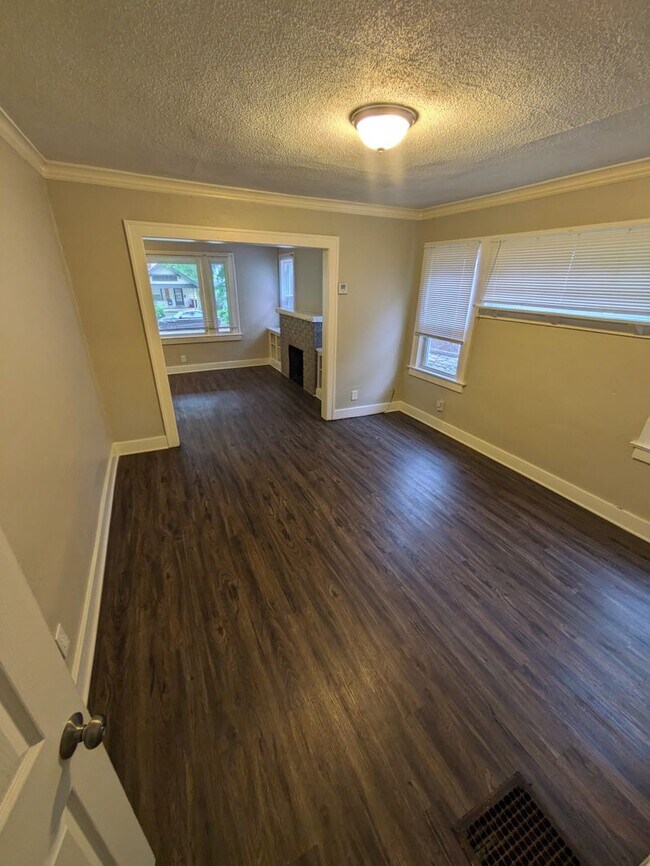 Building Photo - 5535 Woodland Ave