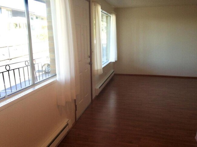Building Photo - 2 bedroom in Edmonds WA 98020