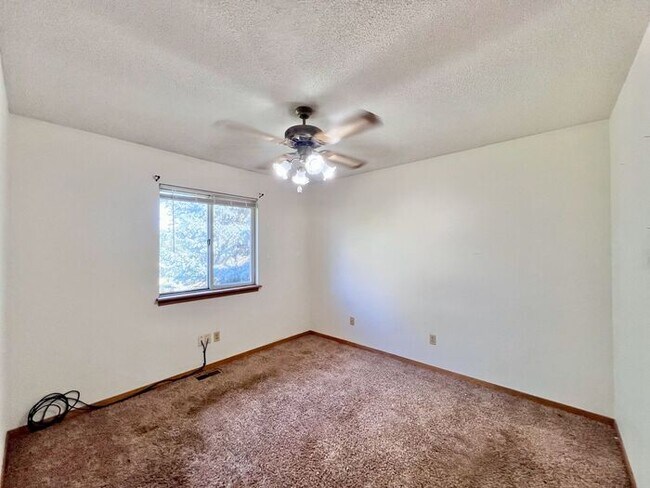 Building Photo - Cute 3 Bed, 1 Bath Ranch Home in Ault