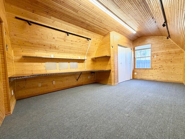 Building Photo - ***501 Bonanza Street***