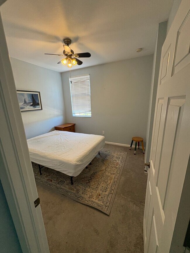 Building Photo - 3/2/1 Townhome in River Glen!  More Pics C...